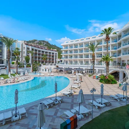 Hotel Pineta Park Deluxe 5*