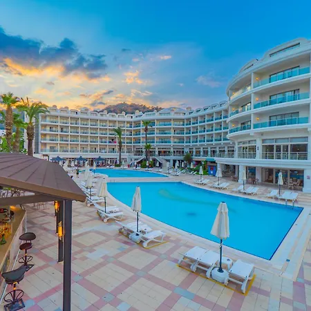 Pineta Park Deluxe 5* Marmaris
